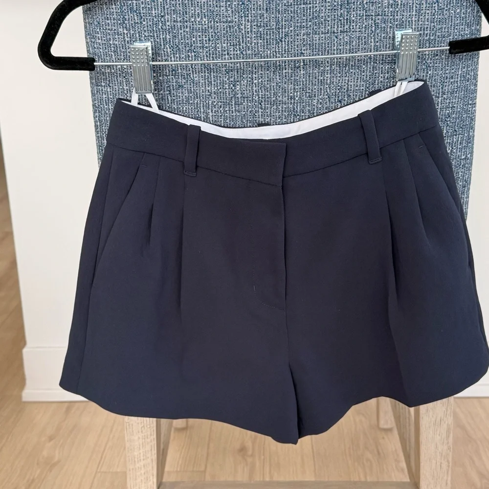 NWOT Aritzia Effortless Shorts - Mini Crepette | Size 2 - Picture 12 of 15